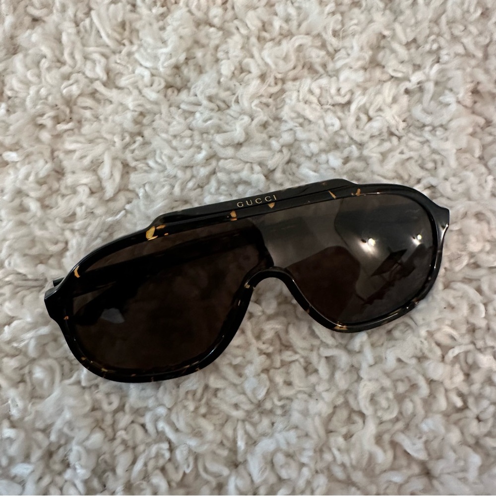 Gucci Tortoiseshell sunglasses NWT